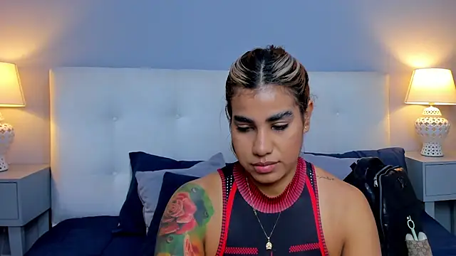 Snapshot of SaraaJhonsonn chatting on November 5, 4:43 pm SaraaJhonsonn online show from November 5, 4:43 pm