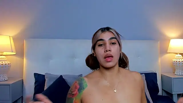 Snapshot of SaraaJhonsonn chatting on November 18, 3:48 pm SaraaJhonsonn online show from November 18, 3:48 pm