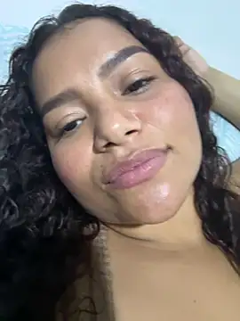 loly marce online show from January 10, 5:47 am