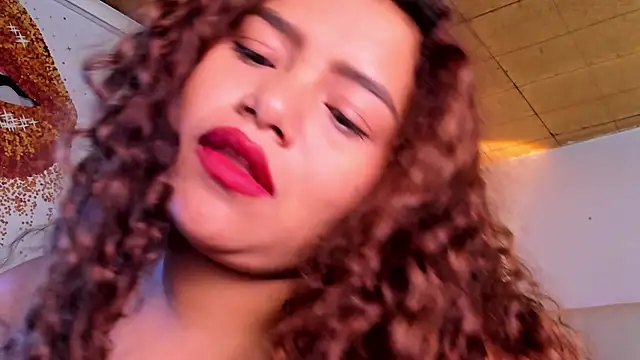 Snapshot of loly_marce chatting on March 4, 1:01 am loly marce online show from March 4, 1:01 am