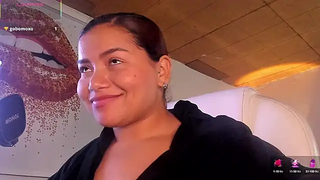 Snapshot of loly_marce chatting on March 19, 2:37 am loly marce online show from March 19, 2:37 am