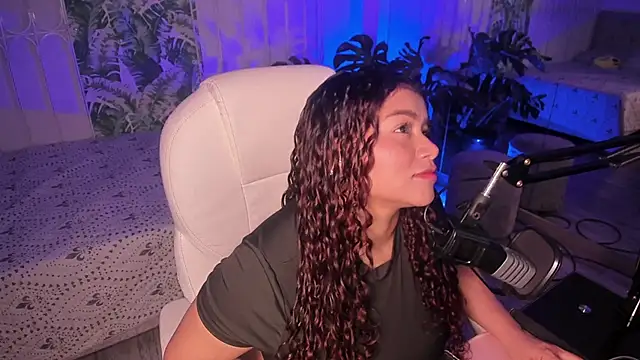 loly marce online show from March 16, 8:11 pm