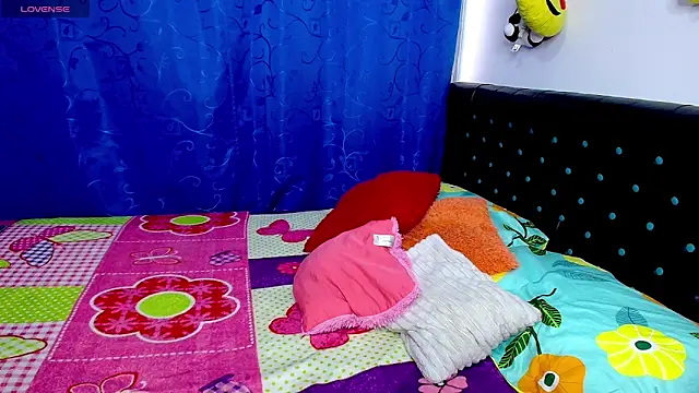 Melikasweetz online show from April 9, 5:30 pm