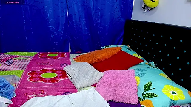 Melikasweetz online show from April 14, 5:51 pm