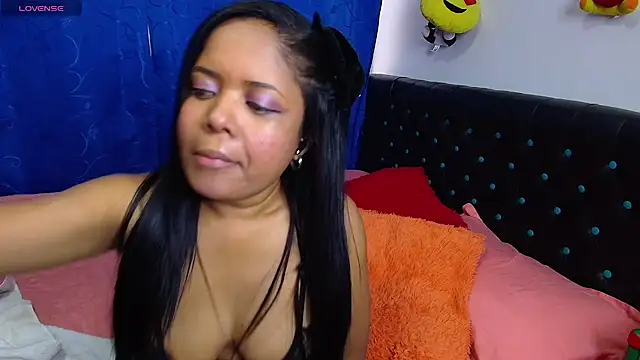 Melikasweetz online show from April 21, 5:30 pm