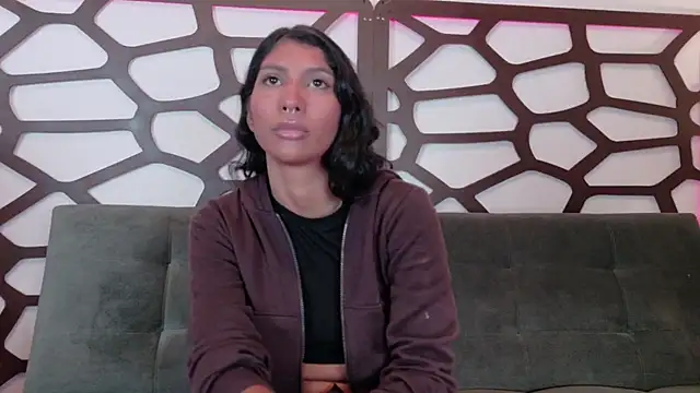 Snapshot of taty_miller chatting on February 2, 8:19 pm taty miller online show from February 2, 8:19 pm