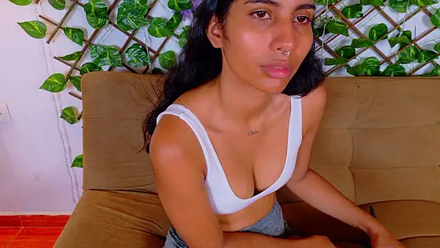 Snapshot of taty_miller chatting on February 10, 1:43 pm taty miller online show from February 10, 1:43 pm