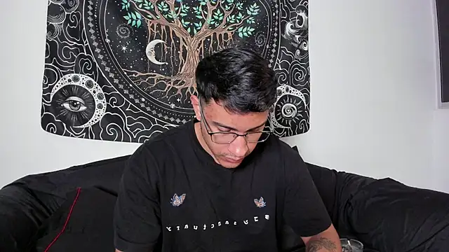 JayMarcos  online show from October 12, 1:40 am