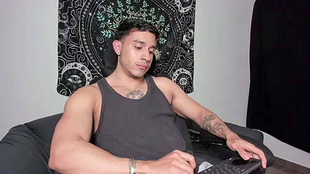 JayMarcos  online show from March 10, 5:43 am