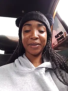 AbbyTomson online show from November 4, 4:00 pm