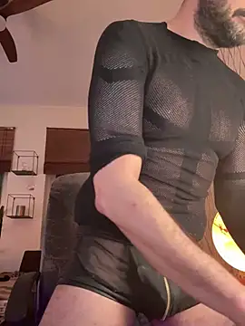 Snapshot of tomz0819 chatting on March 15, 6:43 pm tomz0819 online show from March 15, 6:43 pm