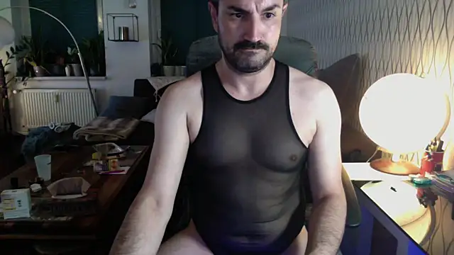 tomz0819 online show from May 29, 8:15 pm