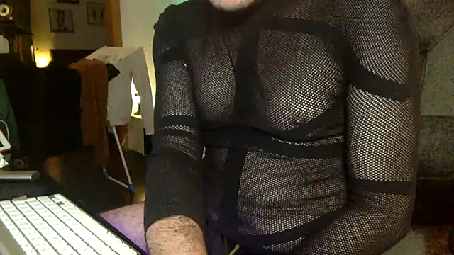 Snapshot of tomz0819 chatting on November 3, 11:19 pm tomz0819 online show from November 3, 11:19 pm