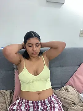 cloe small online show from February 4, 10:32 am