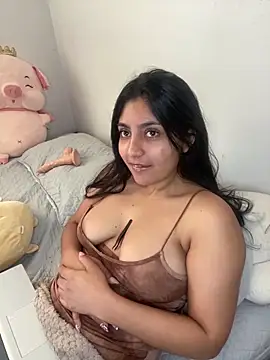 cloe small online show from February 23, 8:44 pm