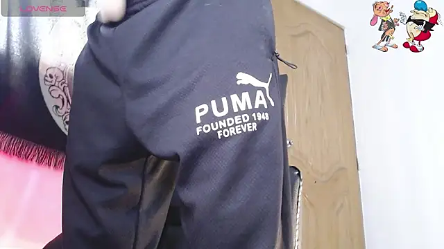 Snapshot of ren_stipee chatting on November 9, 9:30 pm ren stipee online show from November 9, 9:30 pm