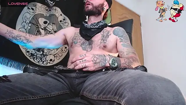 Snapshot of ren_stipee chatting on November 17, 10:47 pm ren stipee online show from November 17, 10:47 pm