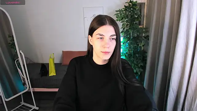 toooyour online show from November 5, 10:02 pm