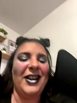 lairarose online show from November 2, 2:27 am