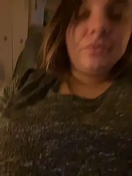 Snapshot of lairarose chatting on December 17, 4:00 pm lairarose online show from December 17, 4:00 pm