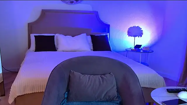 MiaBecky online show from March 11, 5:24 am