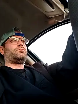 Snapshot of crazycam619 chatting on December 18, 2:32 pm crazycam619 online show from December 18, 2:32 pm