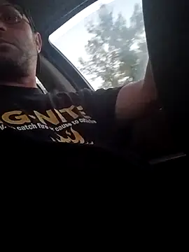 Snapshot of crazycam619 chatting on December 5, 12:32 am crazycam619 online show from December 5, 12:32 am