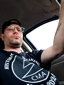 Snapshot of crazycam619 chatting on November 26, 12:21 am crazycam619 online show from November 26, 12:21 am