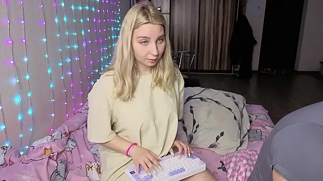 llolilove online show from March 23, 7:36 pm