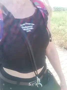 SweetCupcaks online show from May 23, 1:54 pm