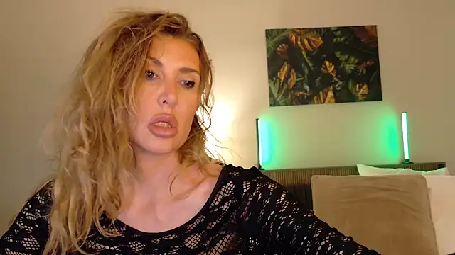 joycesilver online show from October 1, 11:14 am