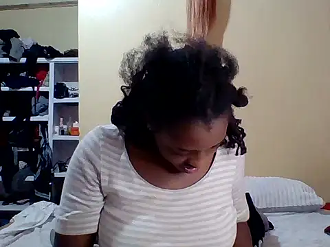 Zara Twilight online show from October 5, 8:32 pm