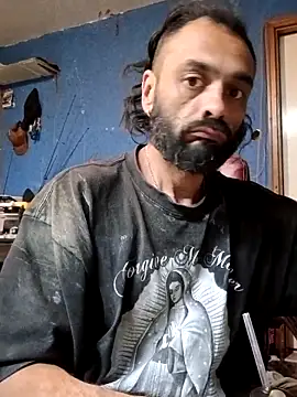 Snapshot of C8L3U chatting on March 4, 6:43 am C8L3U online show from March 4, 6:43 am