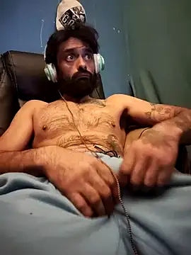 C8L3U online show from December 13, 11:55 am