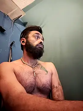 C8L3U online show from December 4, 8:39 am