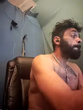 C8L3U online show from December 2, 11:07 am