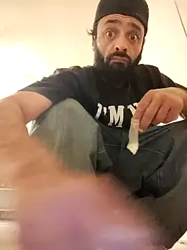 C8L3U online show from January 18, 4:04 am