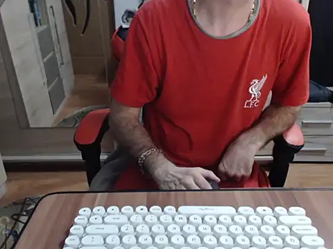 uncutguy01 online show from November 1, 4:41 am
