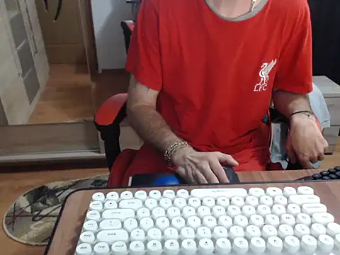 uncutguy01 online show from September 29, 4:52 am