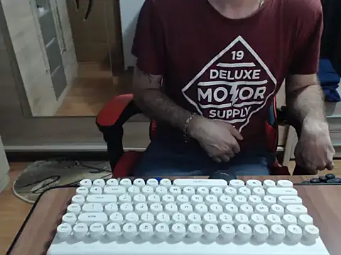 uncutguy01 online show from October 21, 4:23 am