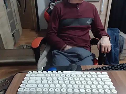 uncutguy01 online show from November 6, 4:44 pm
