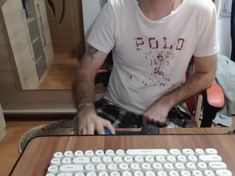 uncutguy01 online show from October 29, 5:28 am