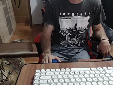 uncutguy01 online show from September 19, 4:16 am