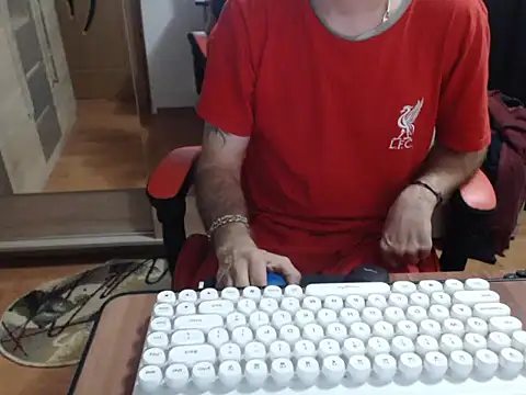 uncutguy01 online show from September 28, 5:03 am