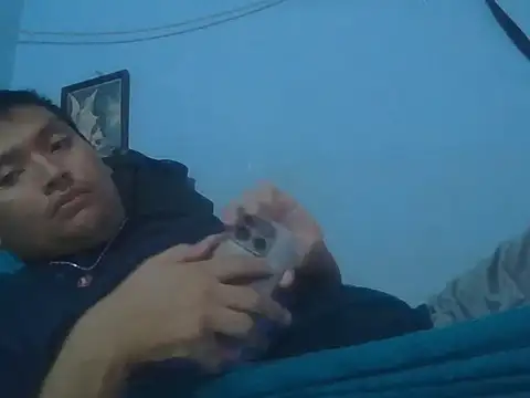Snapshot of daniel4444Cu chatting on April 28, 5:39 pm daniel4444Cu online show from April 28, 5:39 pm