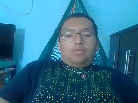Snapshot of daniel4444Cu chatting on April 27, 8:29 pm daniel4444Cu online show from April 27, 8:29 pm