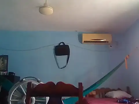 Snapshot of daniel4444Cu chatting on May 25, 6:17 pm daniel4444Cu online show from May 25, 6:17 pm