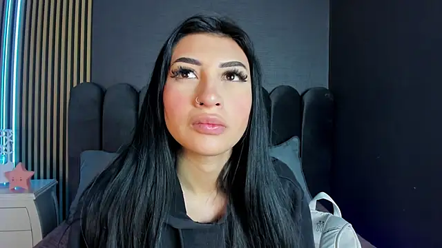 Nicolette ks  online show from April 22, 4:41 am