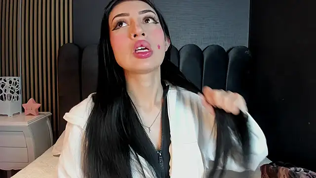 Nicolette ks  online show from April 10, 4:30 am