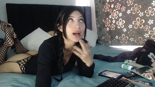 Snapshot of Nicolette_ks_ chatting on March 10, 3:09 pm Nicolette ks online show from March 10, 3:09 pm
